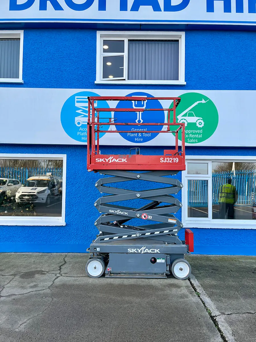 Skyjack SJ3219 Electric Scissor Lift - Image 1