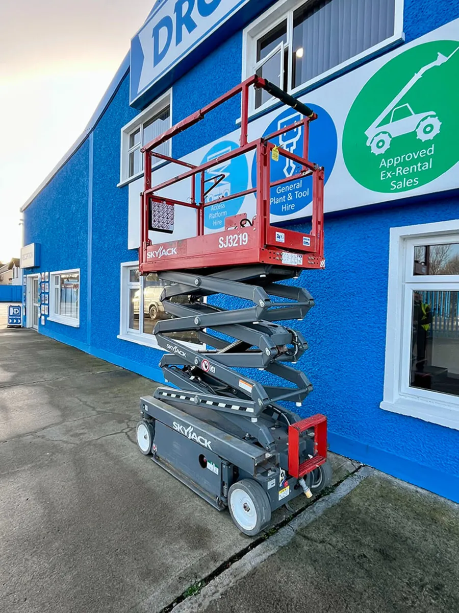 Skyjack SJ3219 Electric Scissor Lift - Image 2