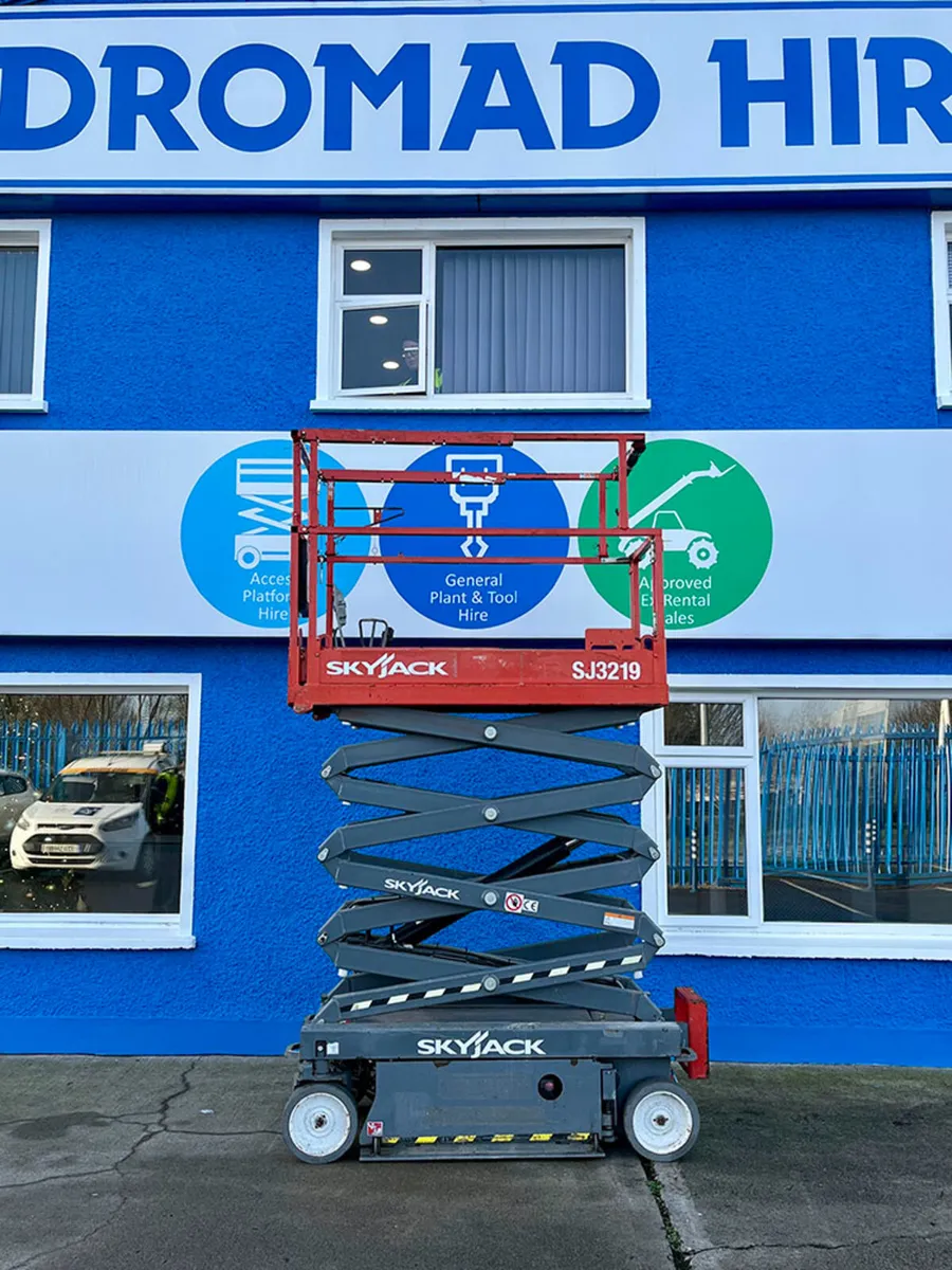 Skyjack SJ3219 Electric Scissor Lift - Image 1