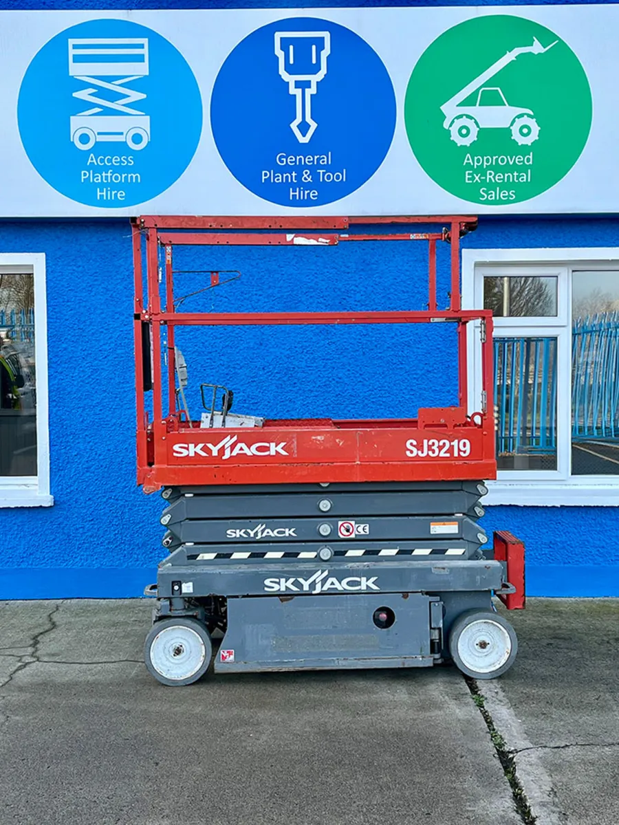 Skyjack SJ3219 Electric Scissor Lift - Image 2