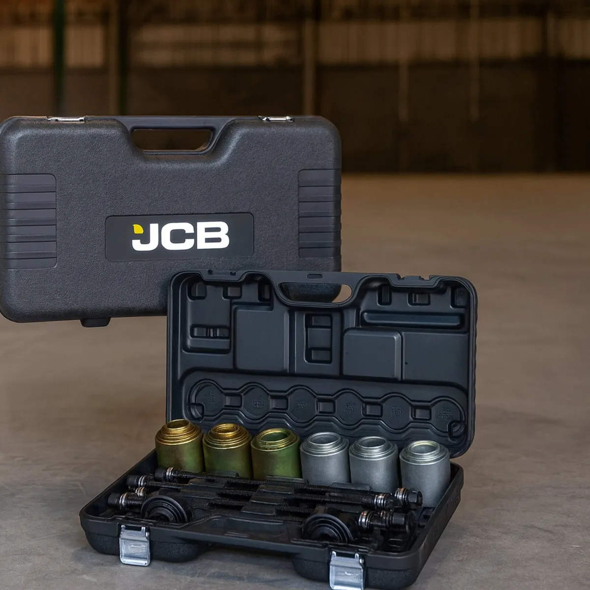 JCB 26 Piece Press and Pull Sleeve Kit - Image 1