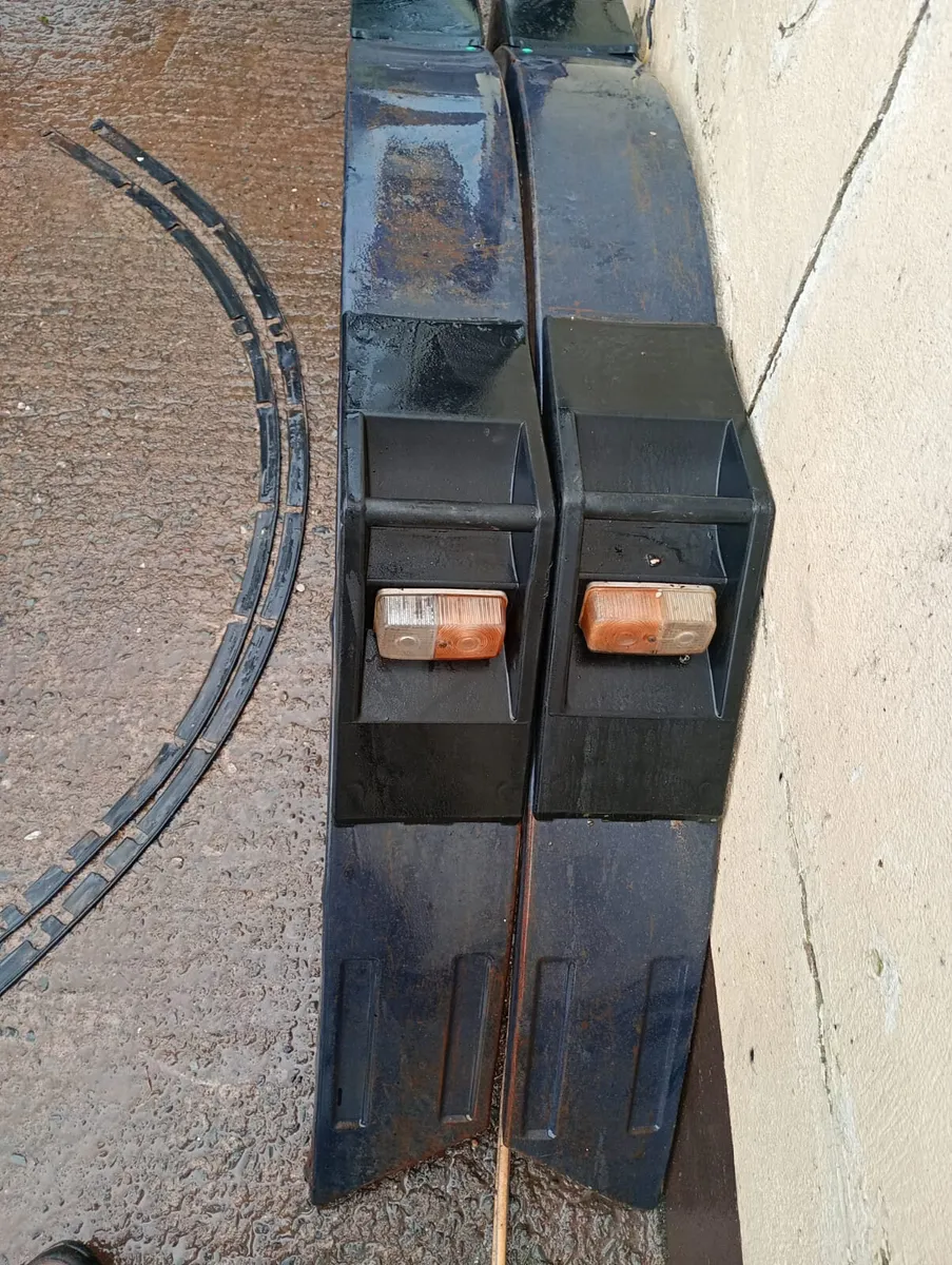 Deutz DX ex European Mudguards - Image 3