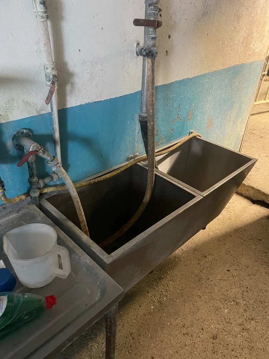 Milking parlour - Image 4