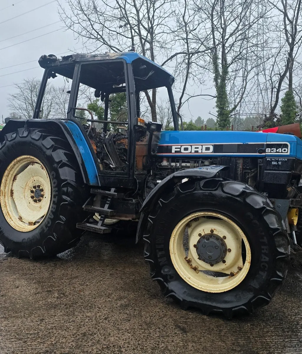 8340 New Holland - Image 3