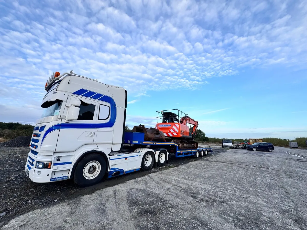 Mini digger hire & Driver - Image 3