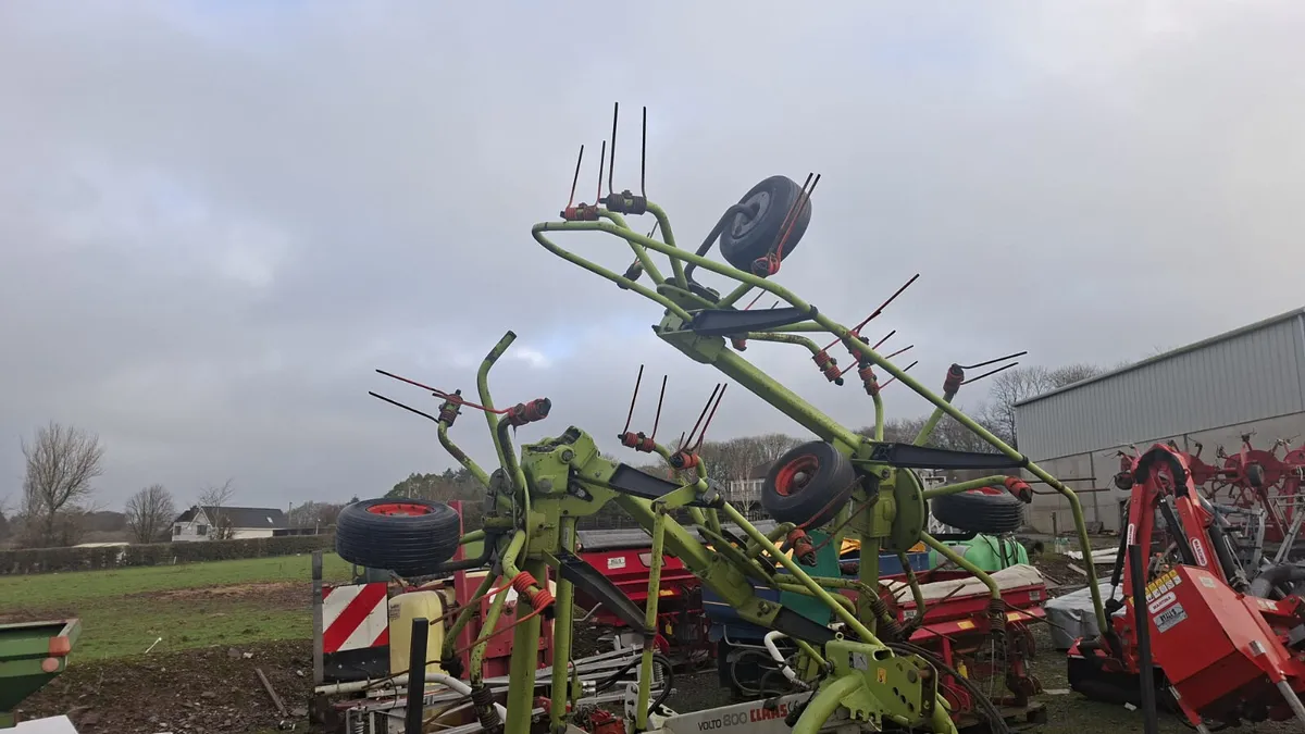Claas Volto 800 tedder - Image 4
