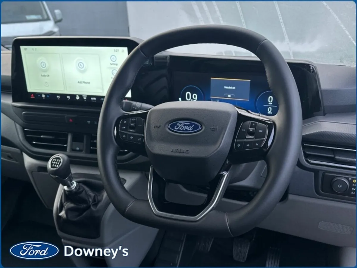 Ford Transit Custom SWB LIMITED 136 PS 2.0 TD - Image 3