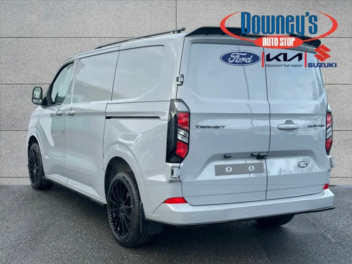 Ford Transit Custom SWB LIMITED 136 PS 2.0 TD - Image 4