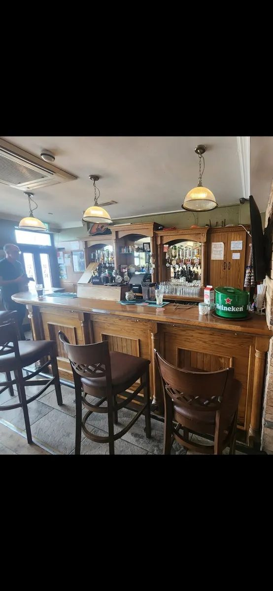 Oak bars and back bars - Image 2