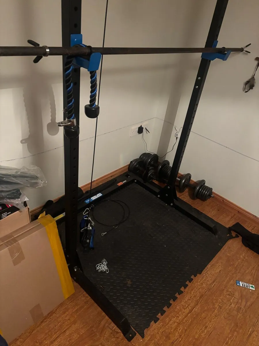 Squat/ bench rack with pull up bar - Image 2