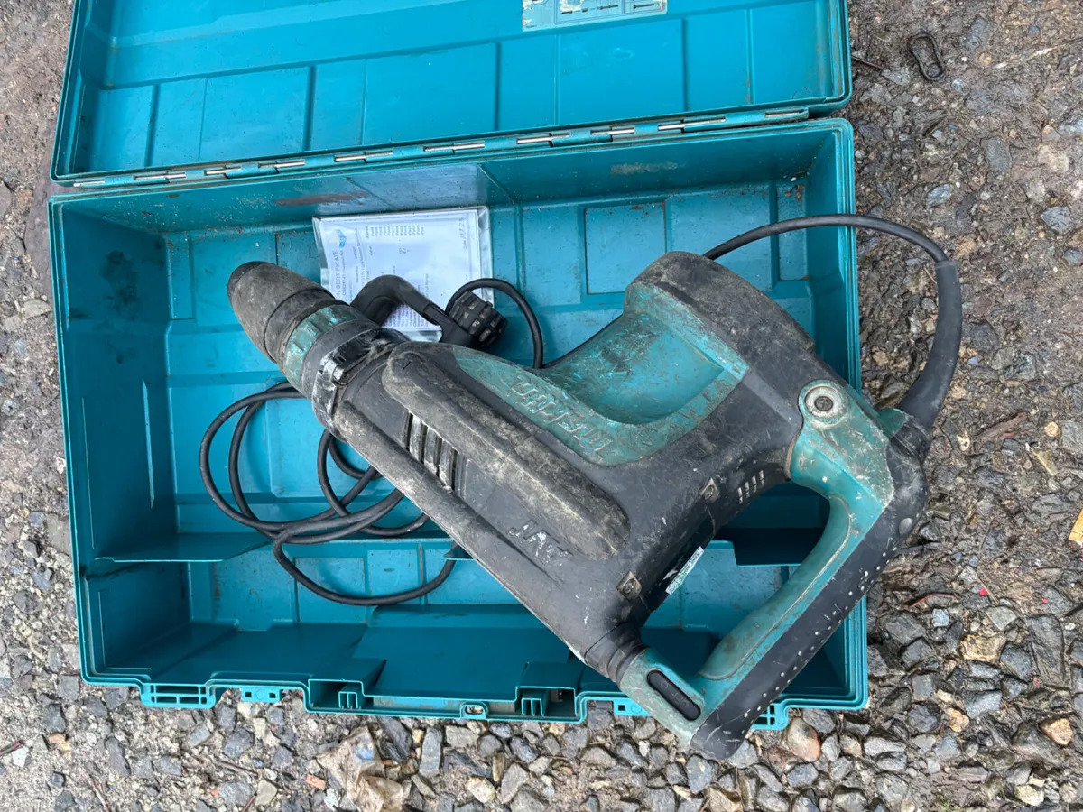 Makita AVR breaker & Water Pressure Testing Kit - Image 1