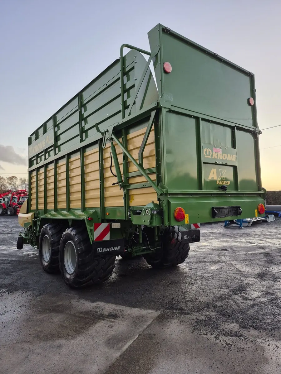 Krone AX310 GL Silage Wagon - Image 4