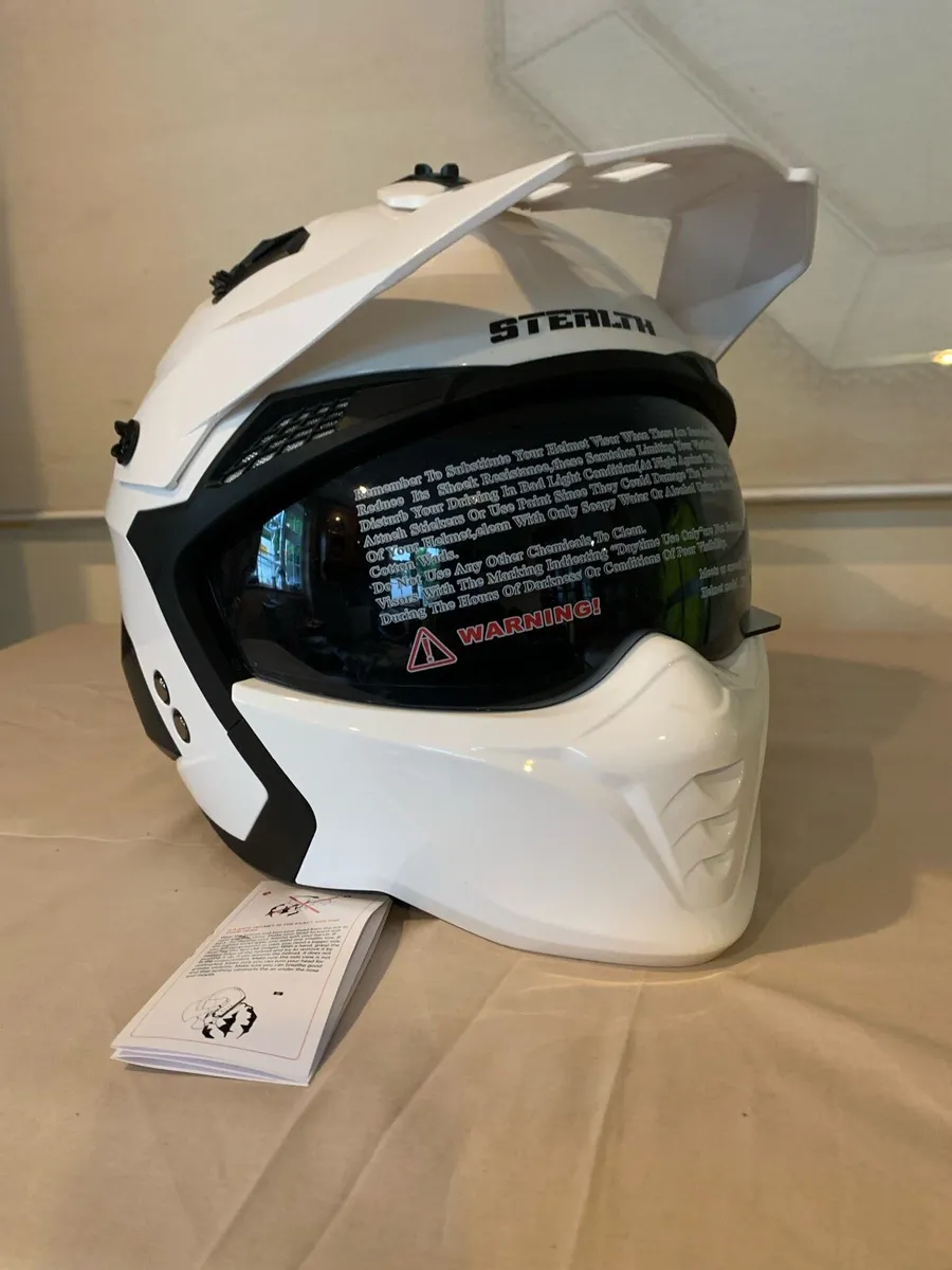 200 garments clearing at €50 jackets pants all on - Image 4