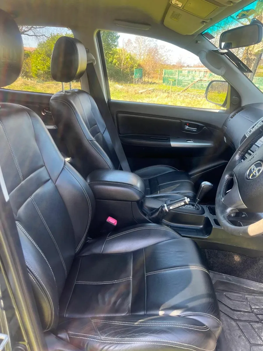 Toyota Hilux 2015 - Image 2