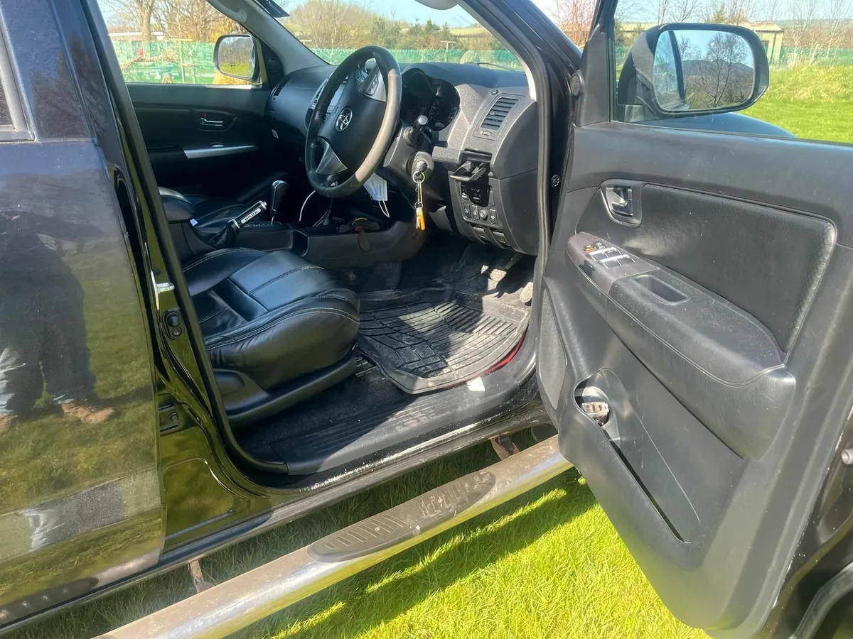 Toyota Hilux 2015 - Image 3