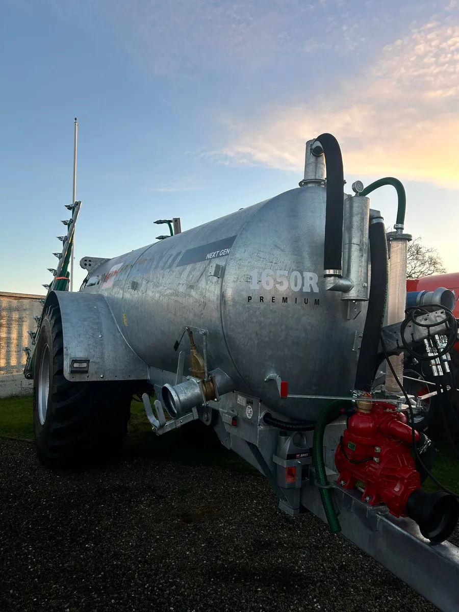 New Abbey 1650 & 2050 Galvanised Tanks - Image 4