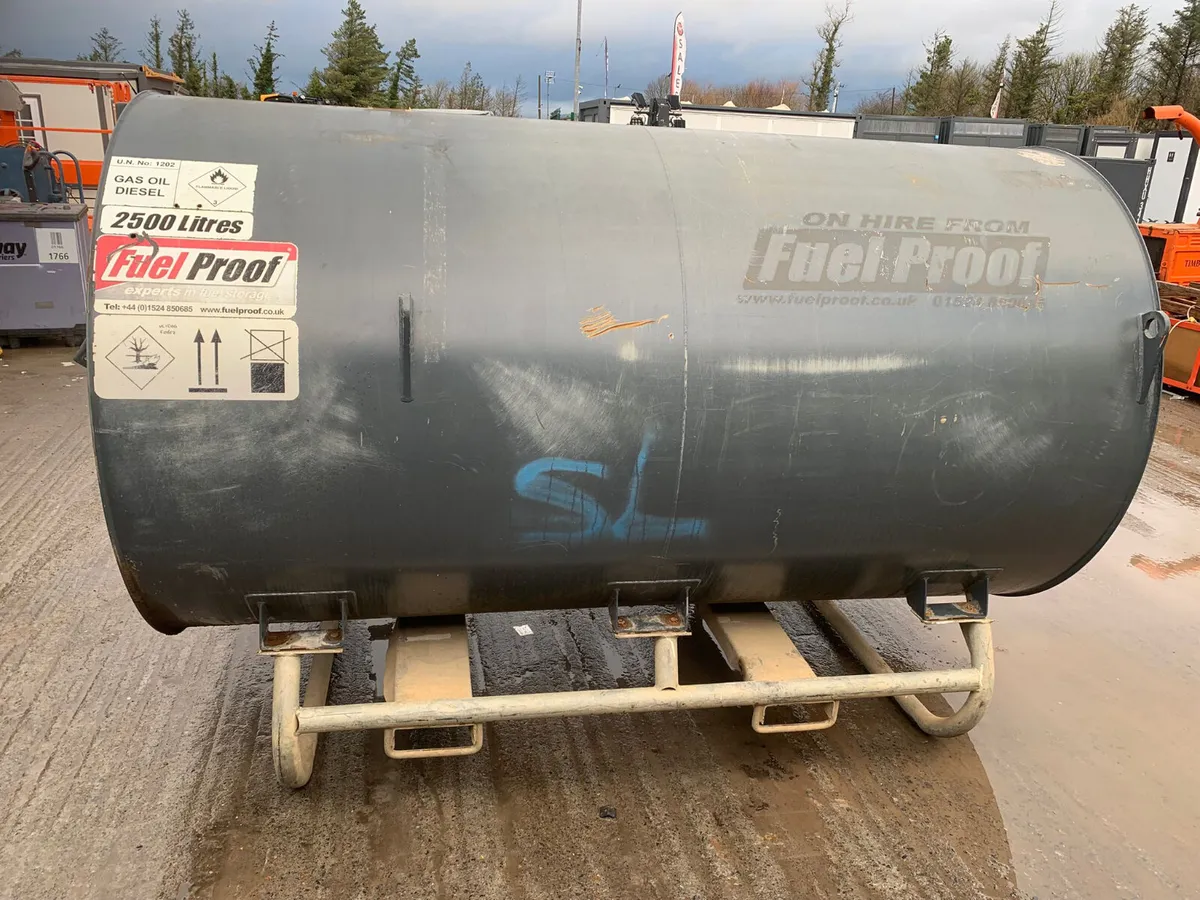 Fuel Proof 2500 L Static Bunded Fuel Bowser - Image 4