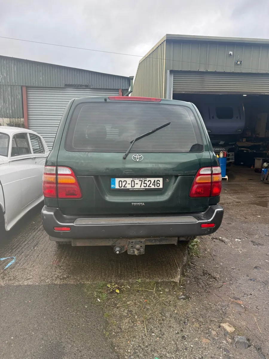 Toyota Land Cruiser Amazon 2002 - Image 3