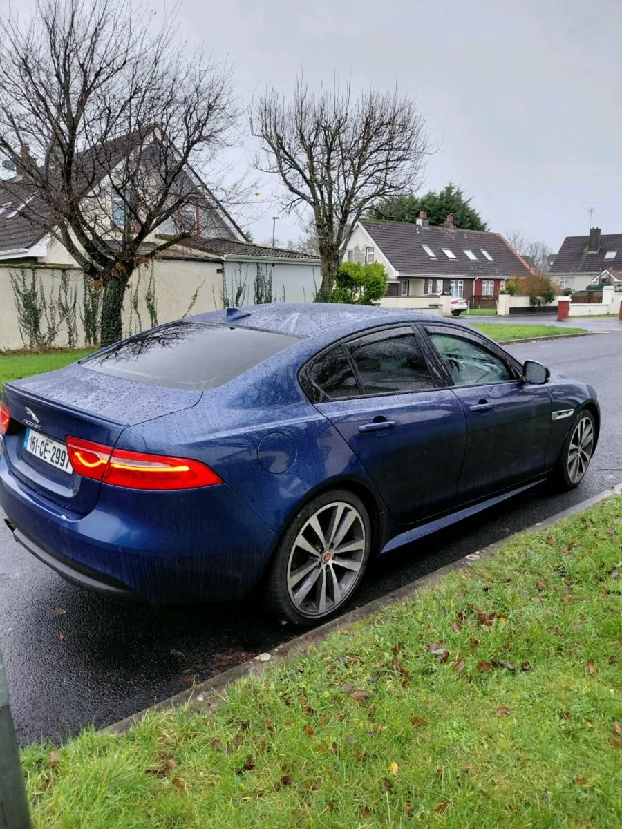 Jaguar R-sport XE - Image 3