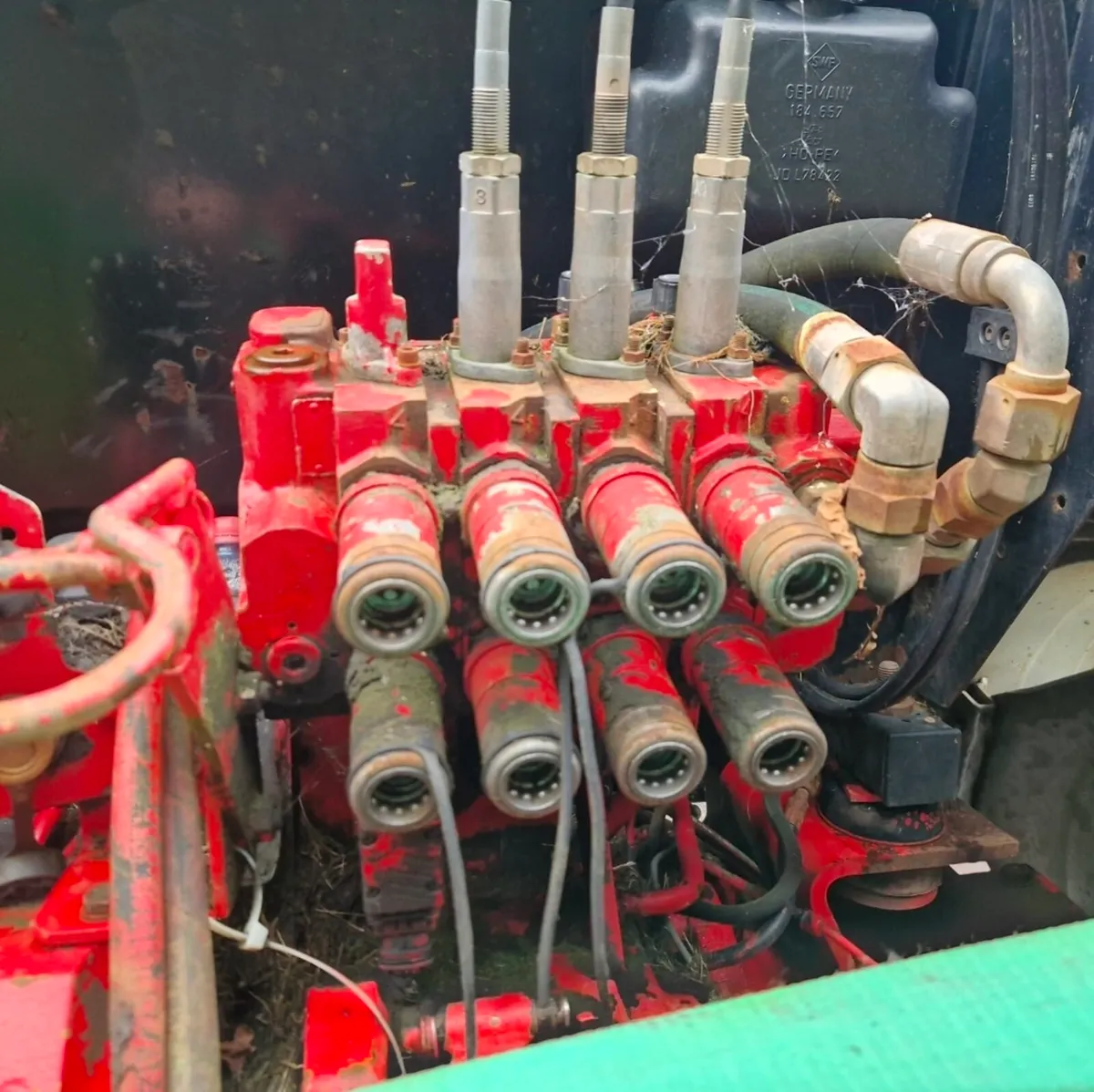 MC CORMICK MC 115 FOR BREAKING - Image 4