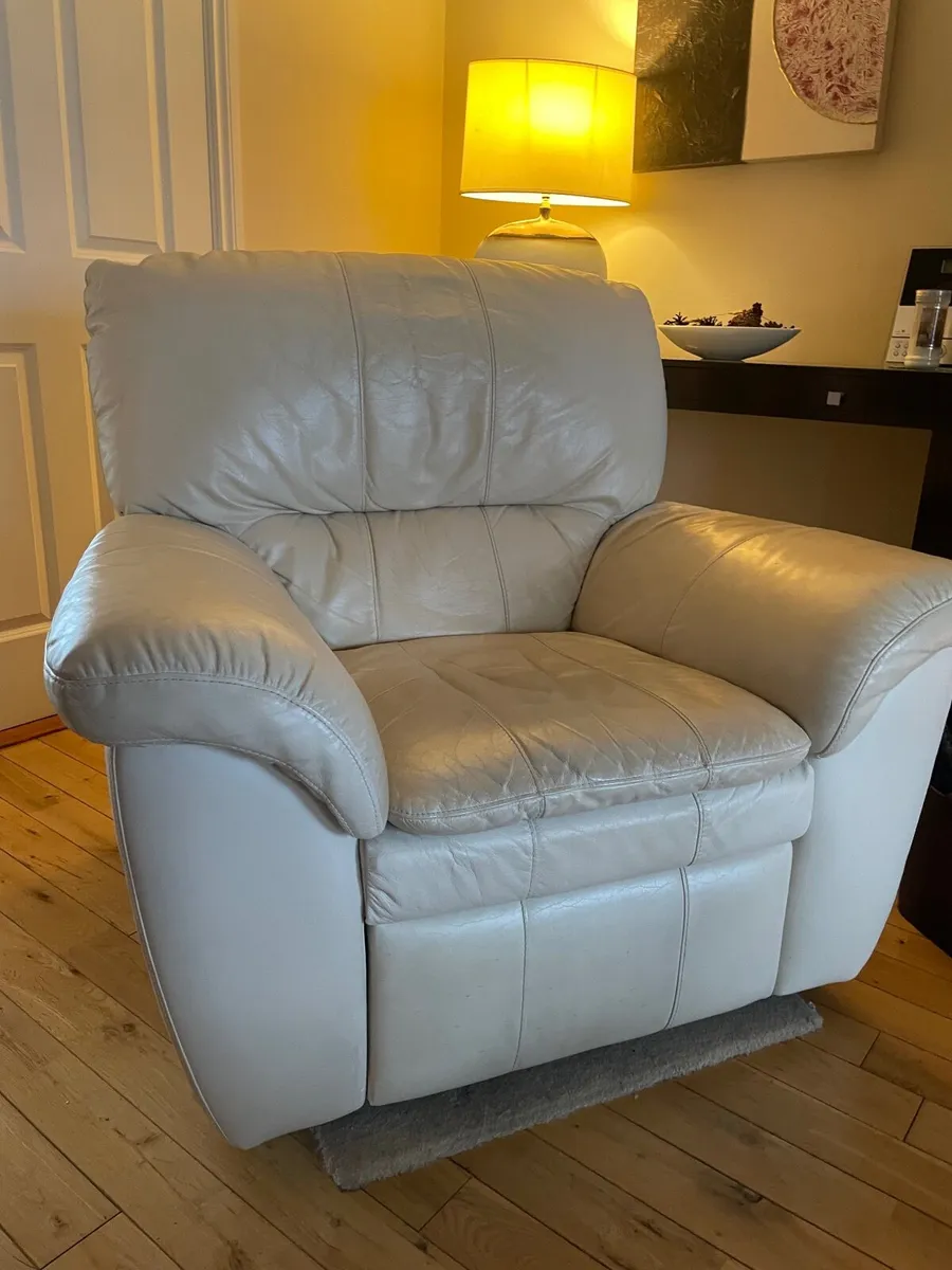 Sofa and two reclining armchairs - Image 1