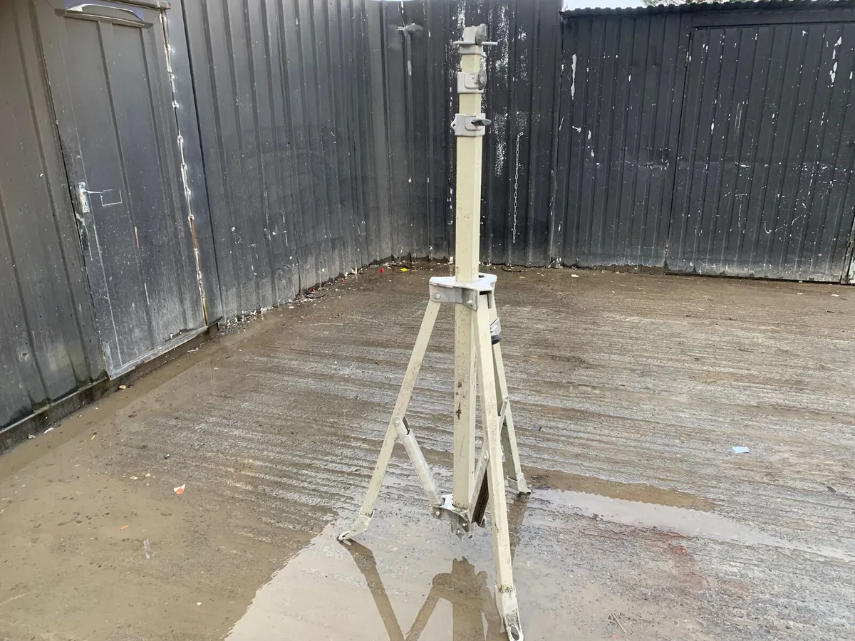 tripod light stand - Image 2