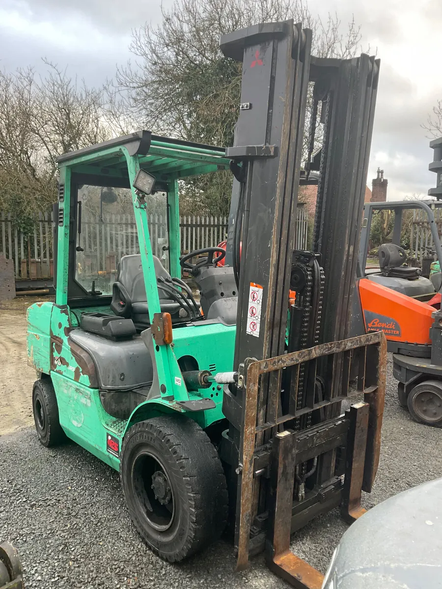 FORKLIFT - Image 2