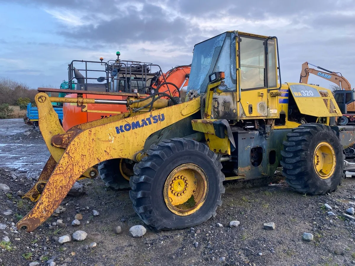 Komatsu WA320 - Image 2