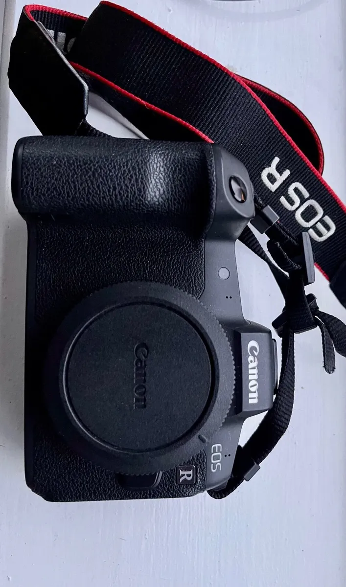 Canon R mirrorless camera (Body only) - Image 1