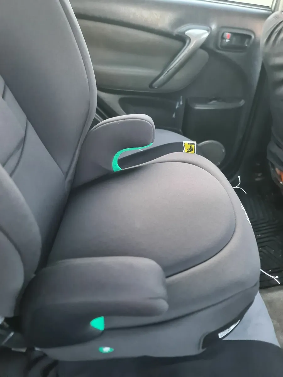 baby car seat (new and easy fit) - Image 4
