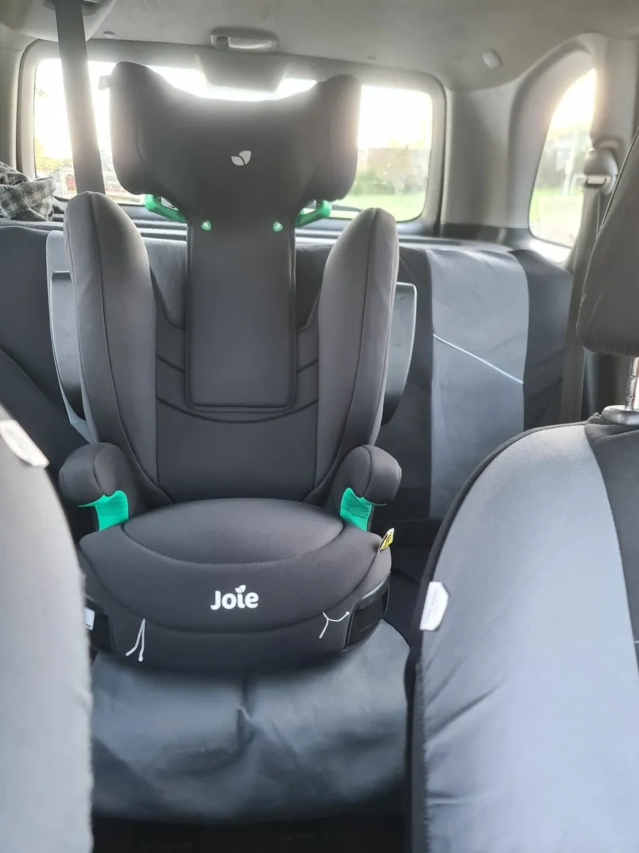 baby car seat (new and easy fit) - Image 1