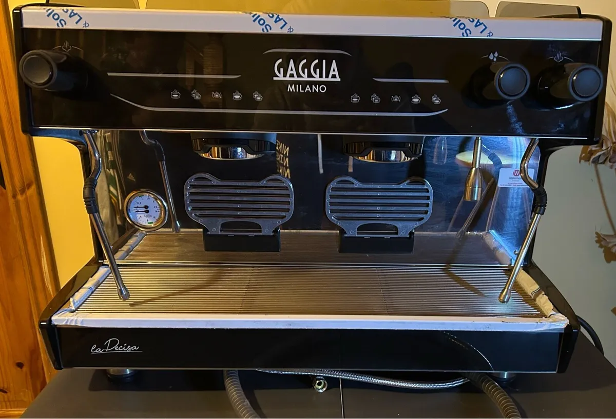 Coffee Machine, Coffee Grinder and Coffee Cups - Image 1