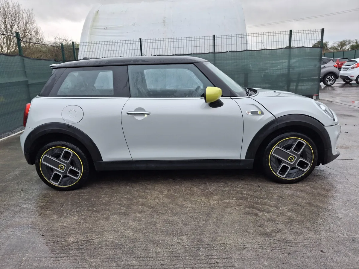 €500 OFF!!  201 Mini Cooper S Fully electric  Auto - Image 3