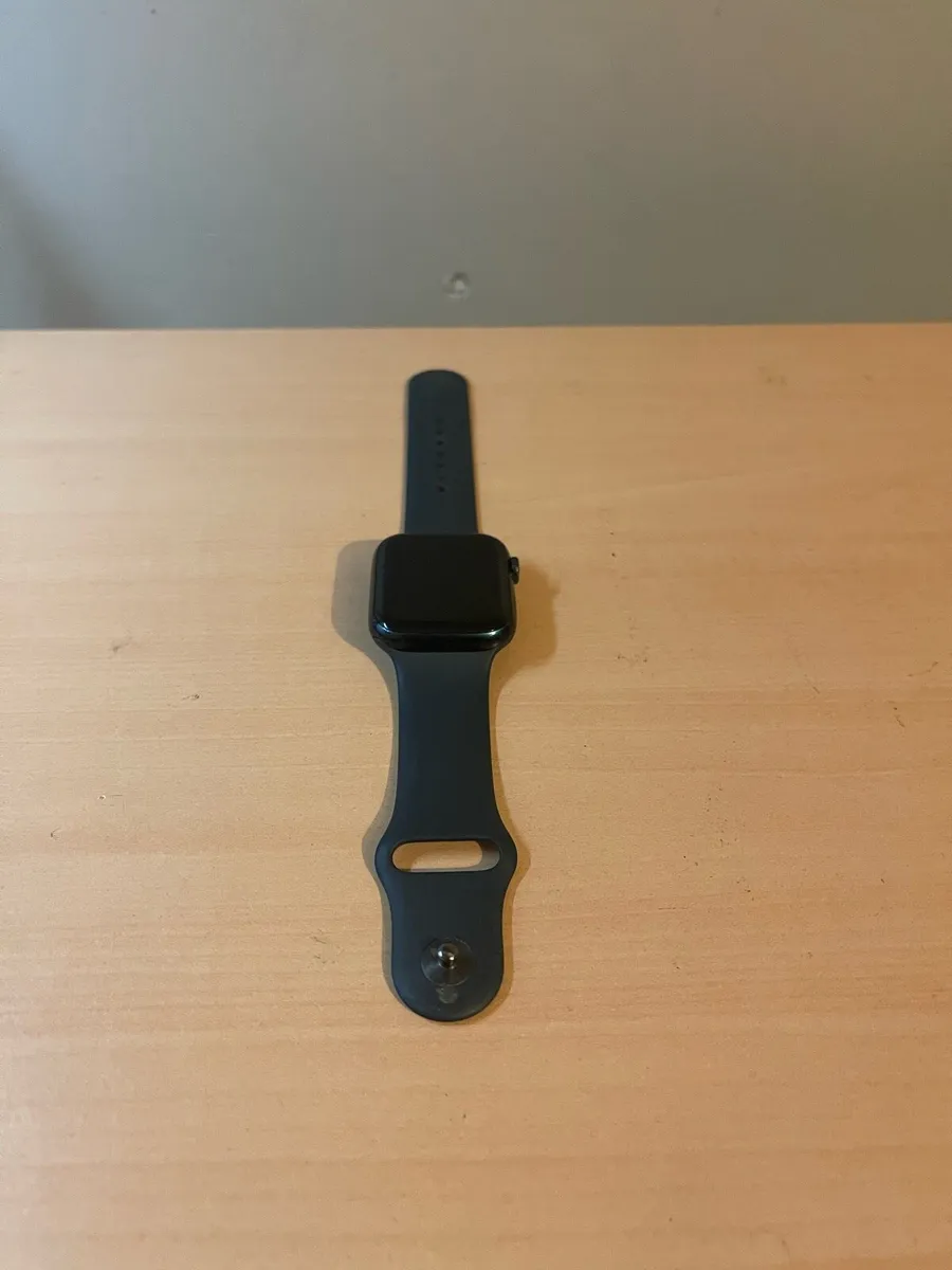 Apple Watch - Image 1