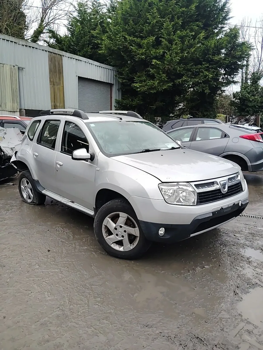 Breaking Dacia duster 2014 diesel - Image 1
