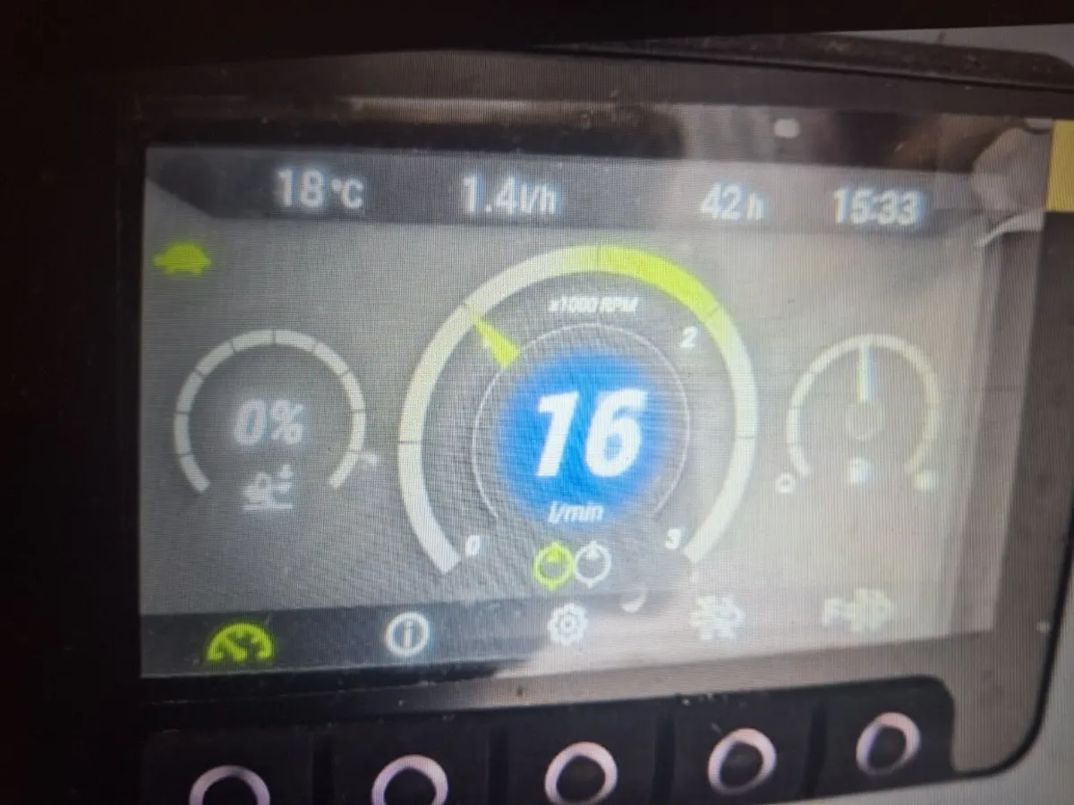 2024 AVANT 860i - Image 4