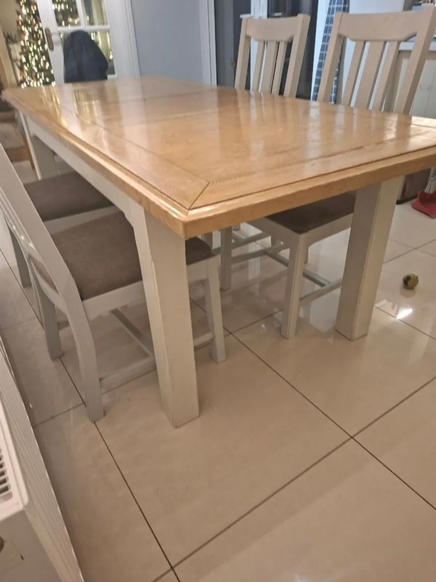 Table and Chairs - Image 3