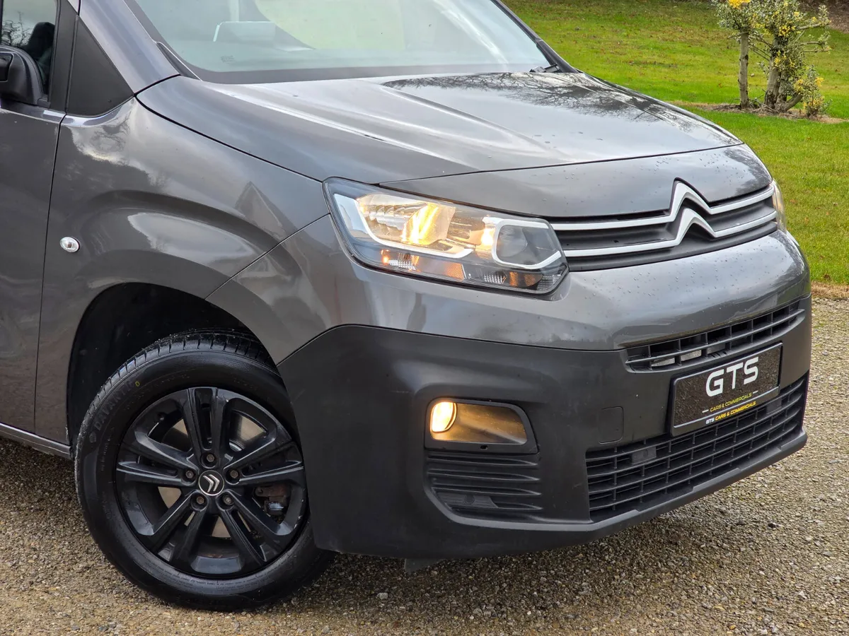 Automatic 2021 Citroën Berlingo Driver - Image 3