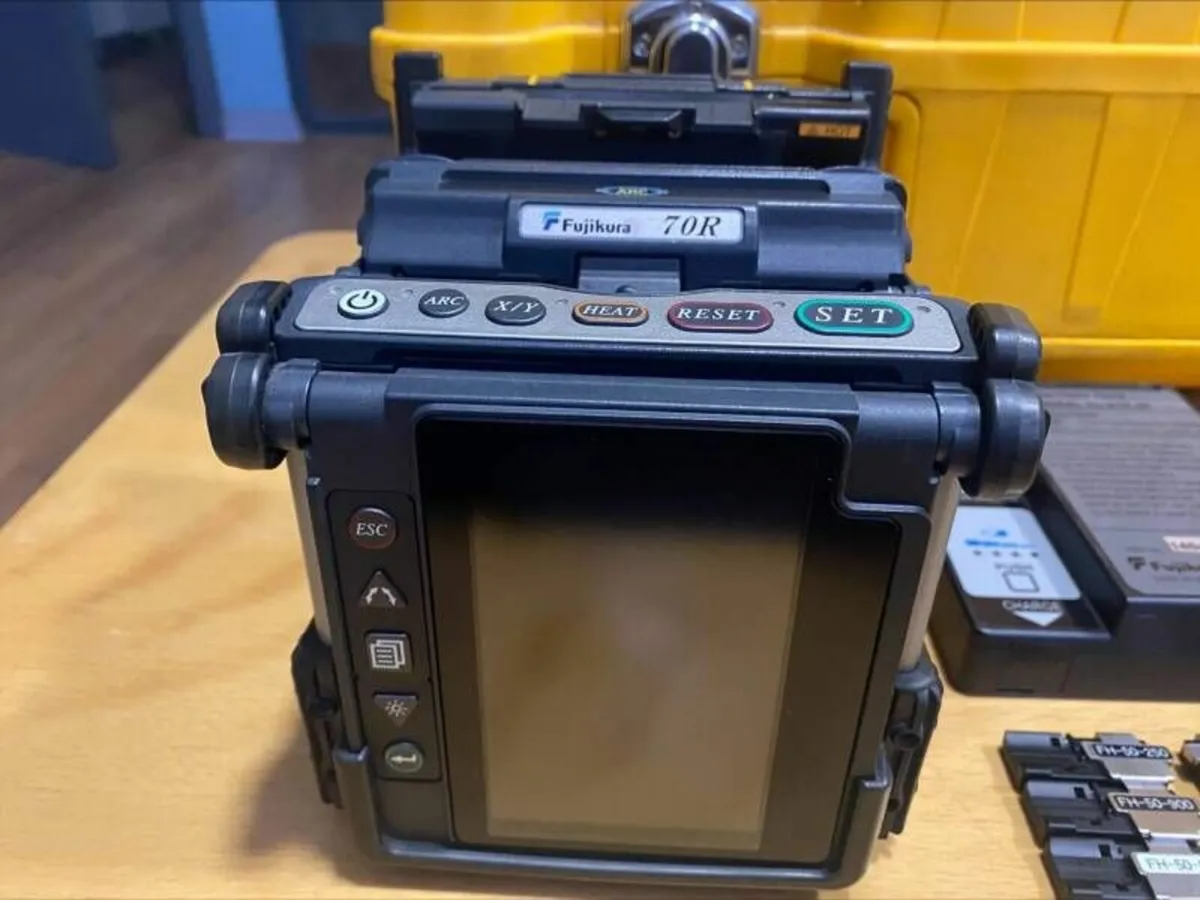 FUJIKURA 70R RIBBON SPLICER MACHINE - Image 2