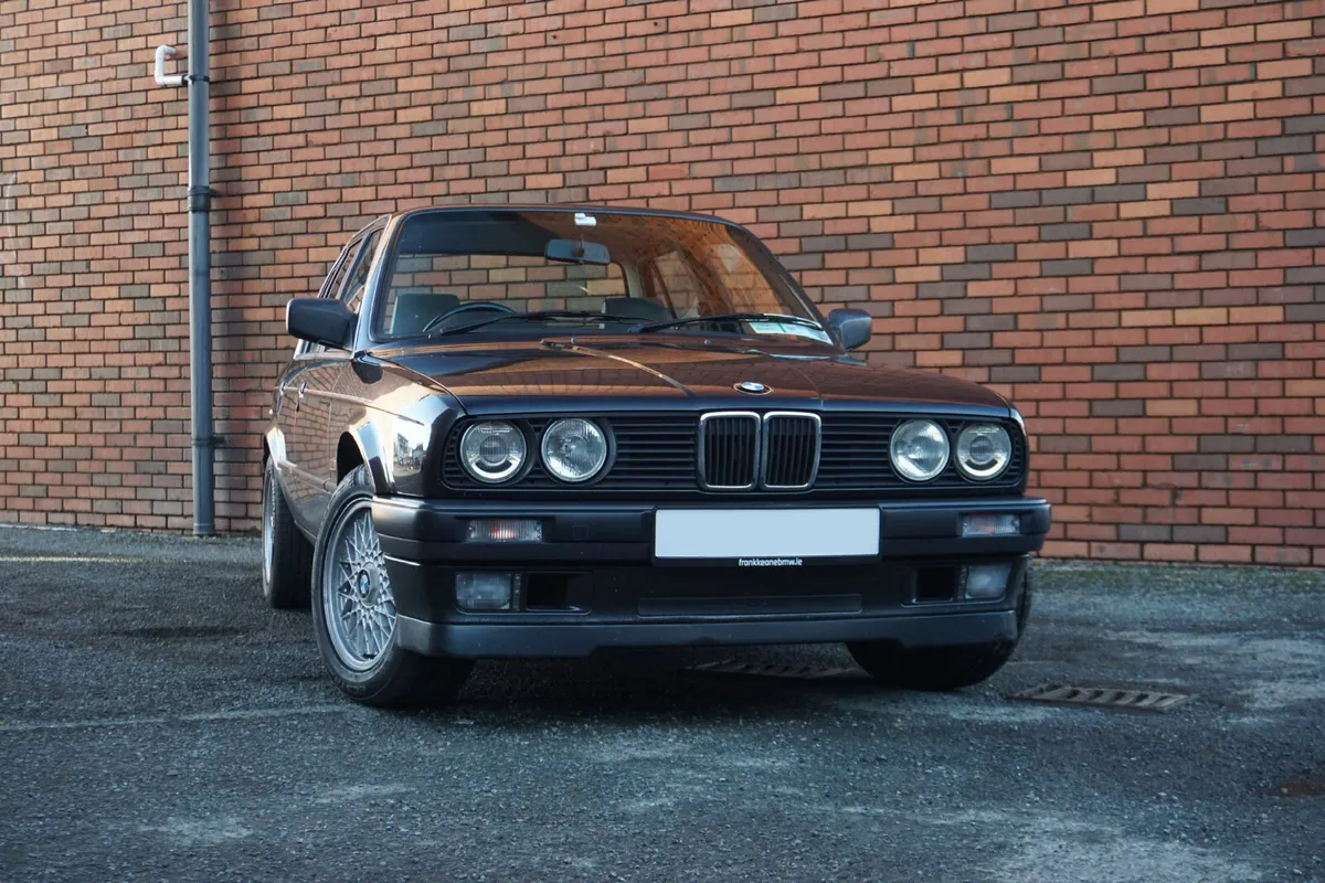 1990 BMW 325i e30 Manual *Mint* - Image 2