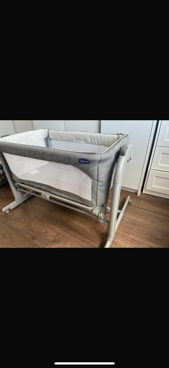 Chicco Next2Me Magic Evo Bedside Crib – Dark Grey - Image 1