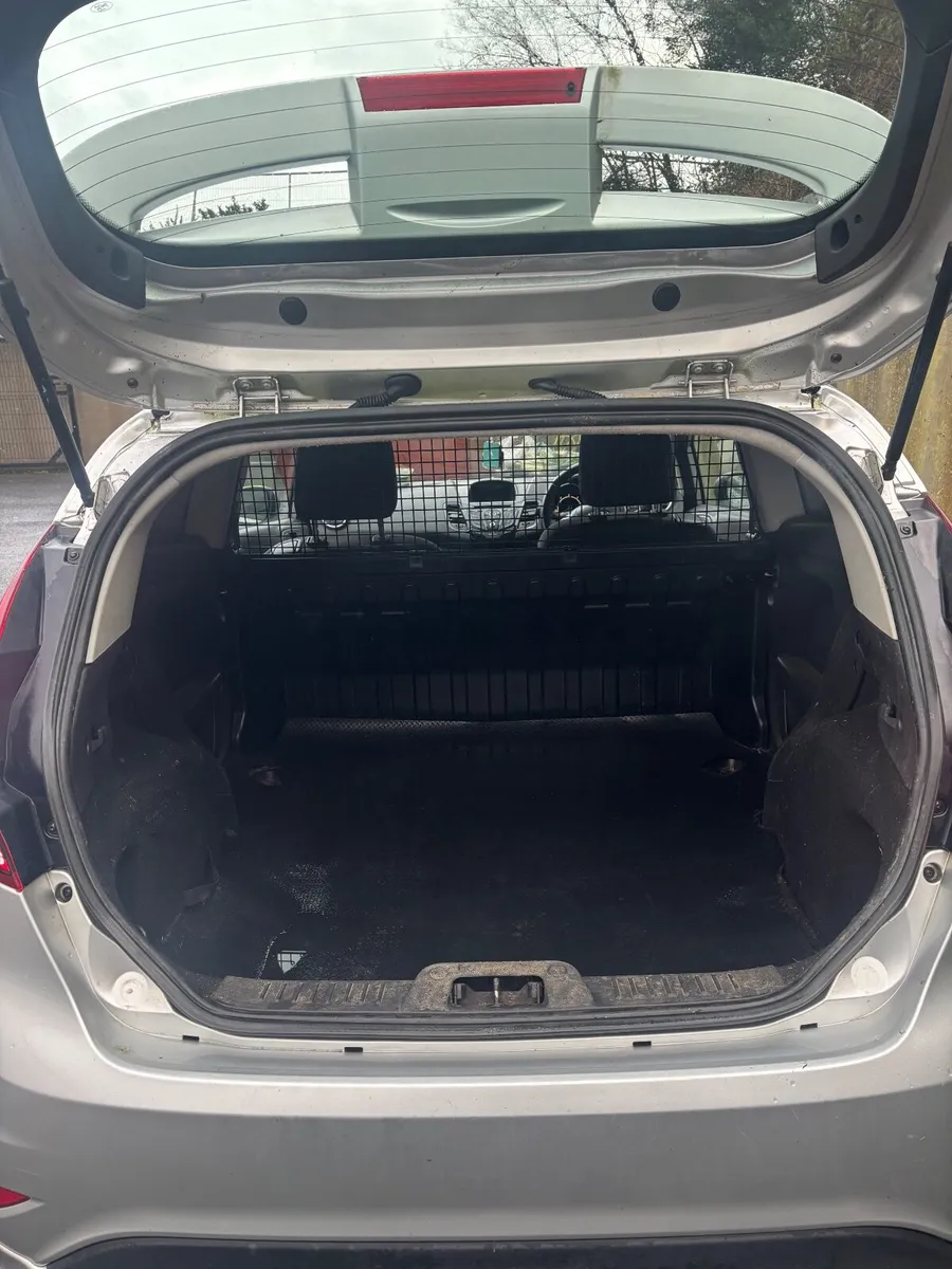 Ford Fiesta 2015 - Image 3