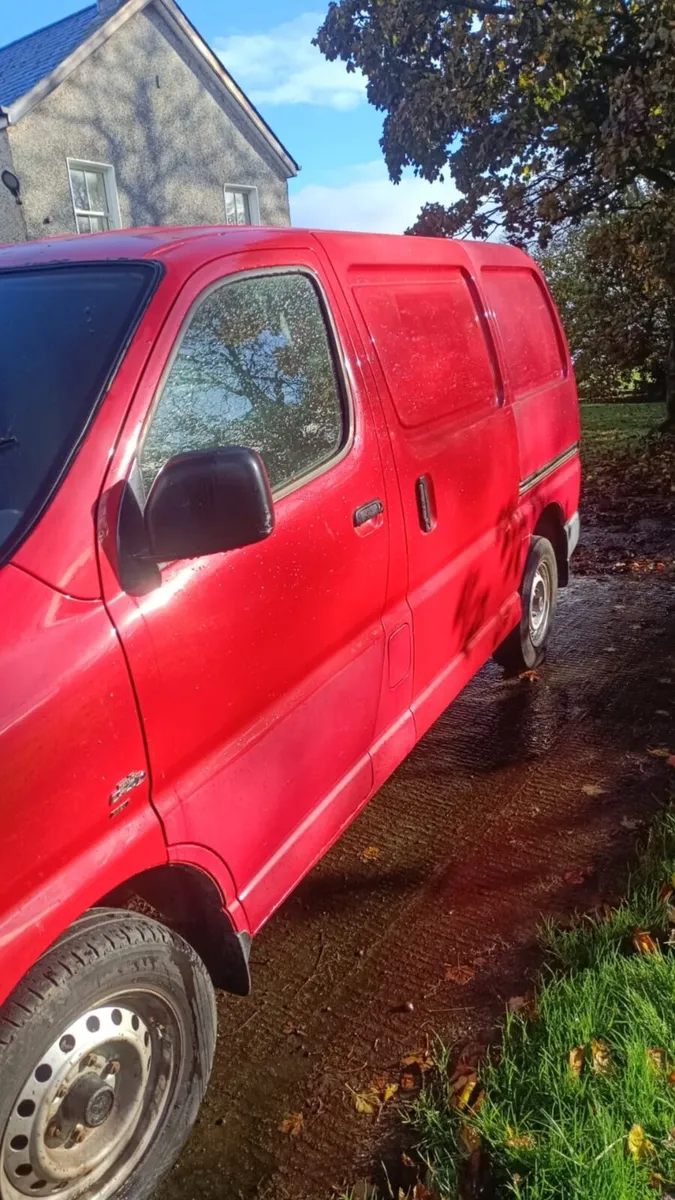 Toyota HiAce 2010 - Image 3