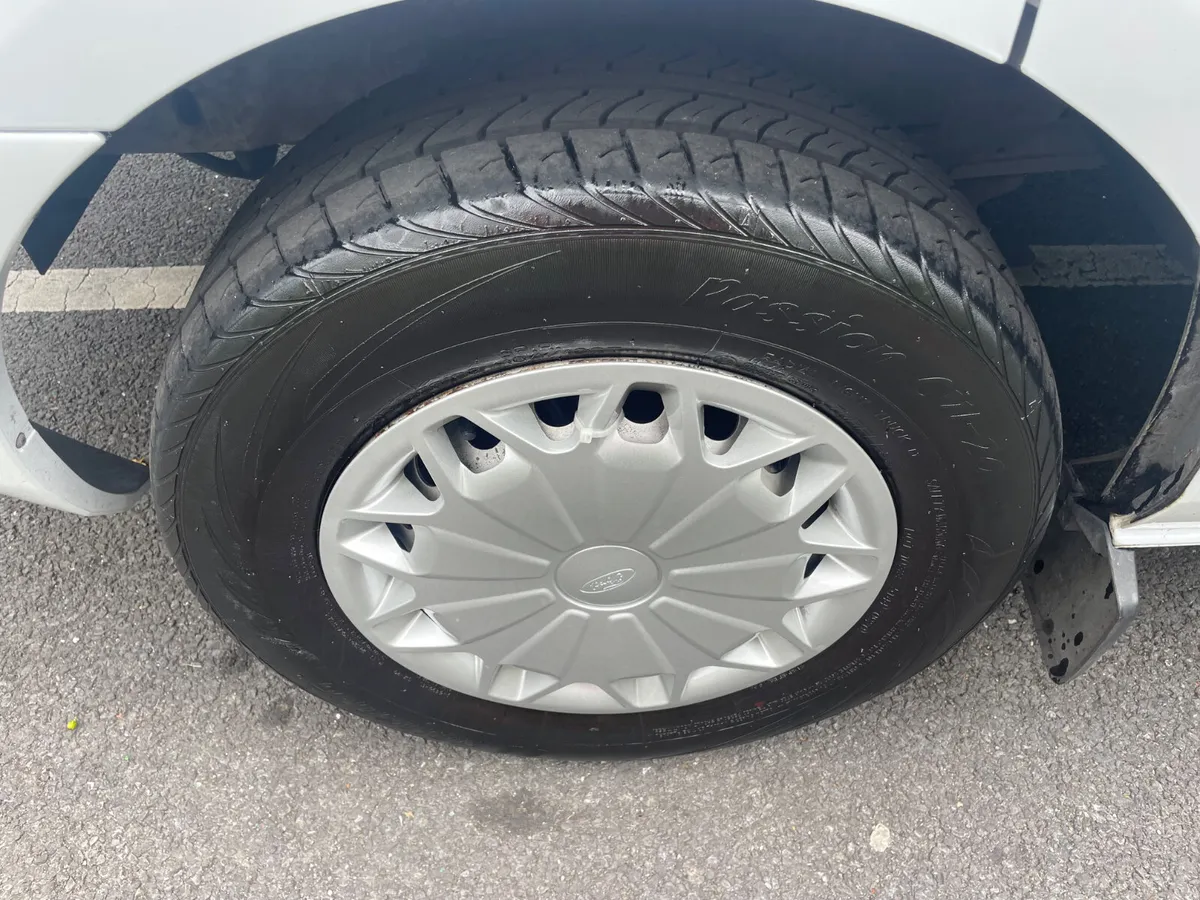 Ford Transit Custom 2015 Low Mileage - Image 4