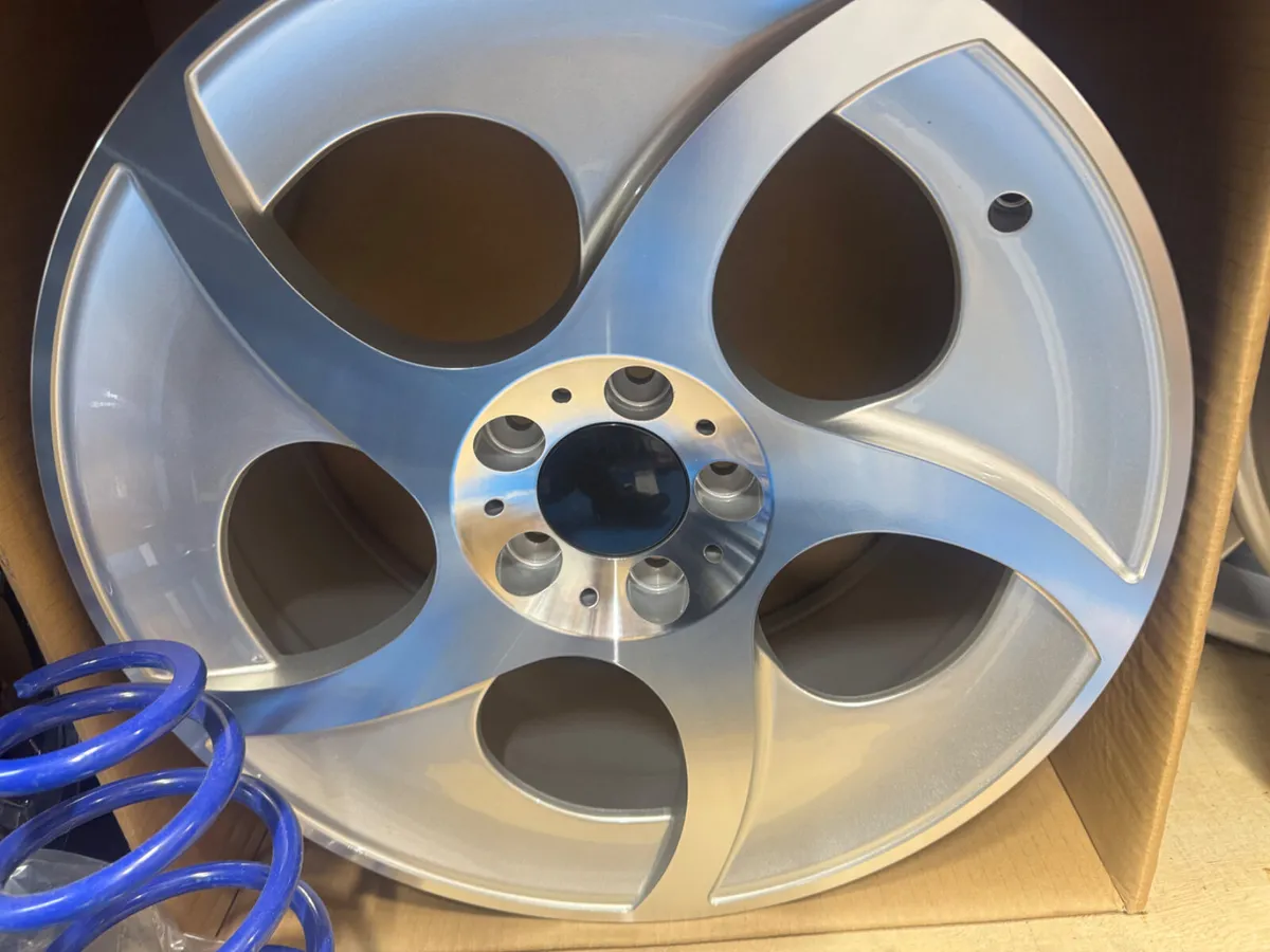 18” Alphards alloys and tyres 5x112