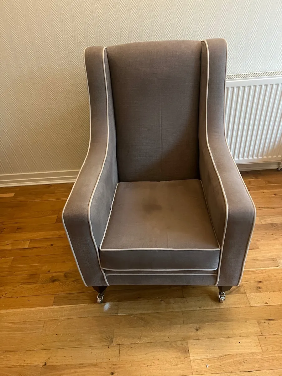 Sofa and matching chair - Image 3