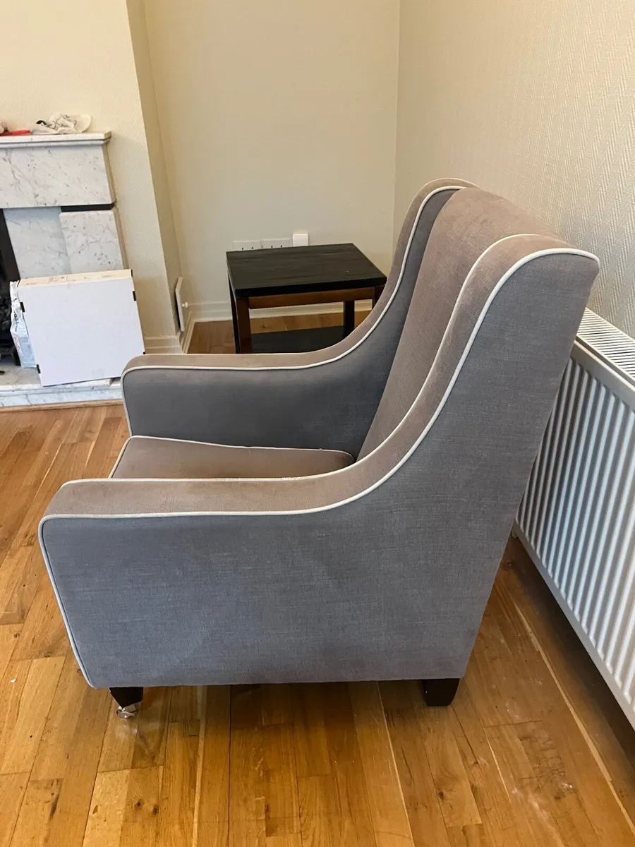 Sofa and matching chair - Image 4