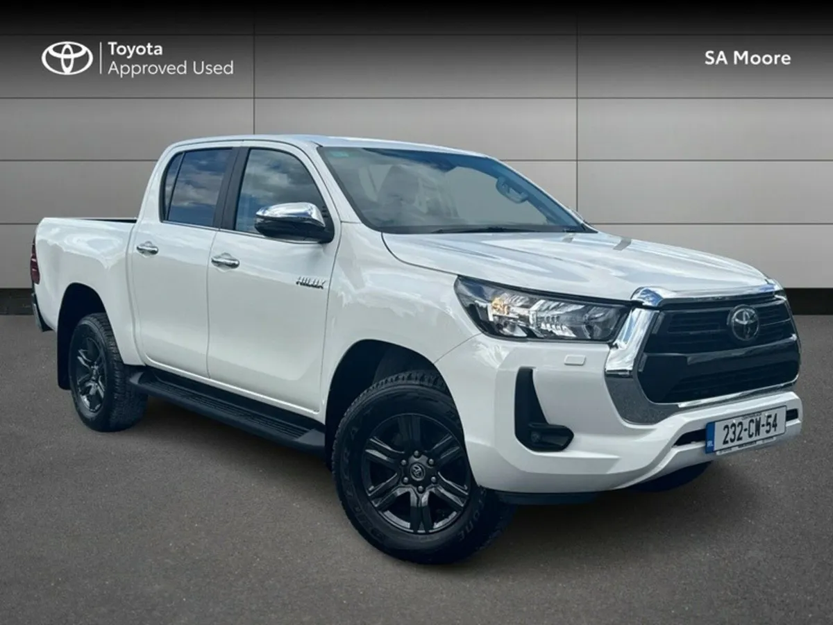Toyota Hilux SR5 DOUBLE CAB - Image 1