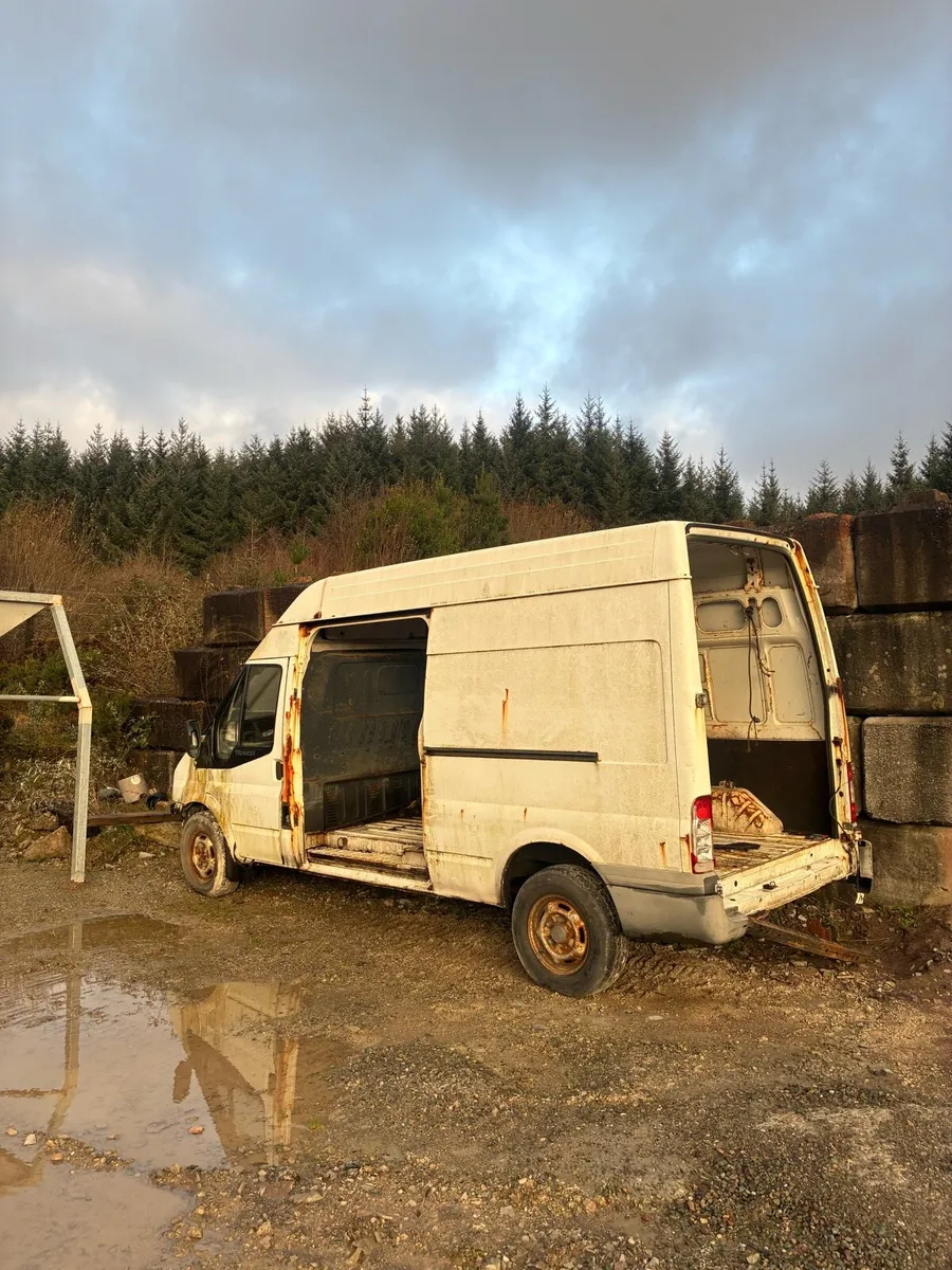 Transit van - Image 2