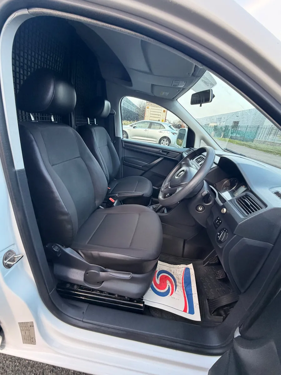 192 Volkswagen Caddy Maxi 102Bhp - Image 4